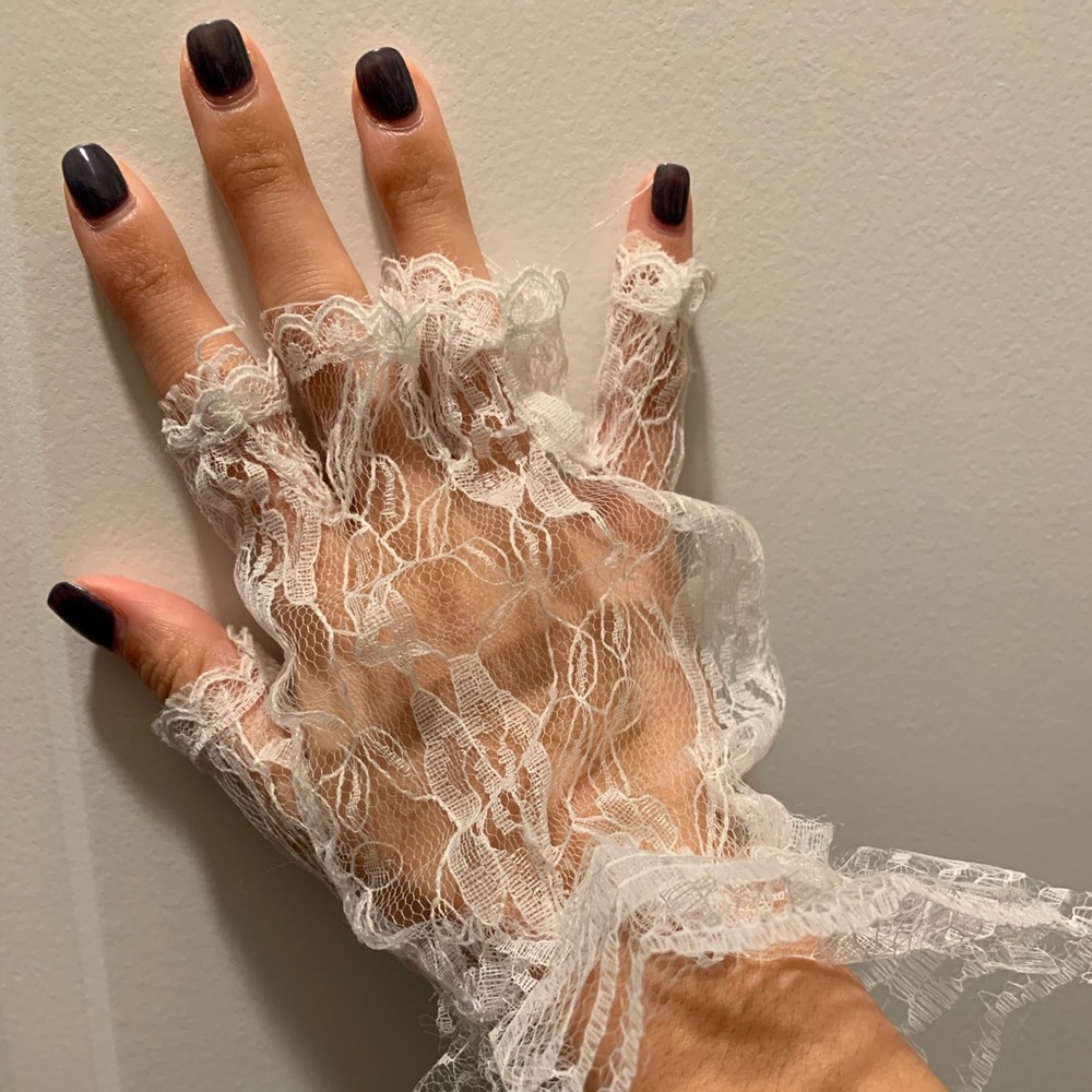 Two White Lace Gloves!